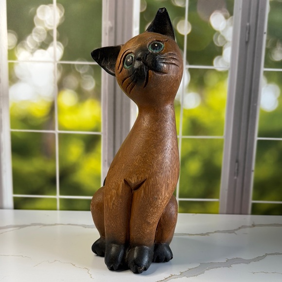 Artisan wooden Cat Figurine from Nicaragua - Picture 1 of 13